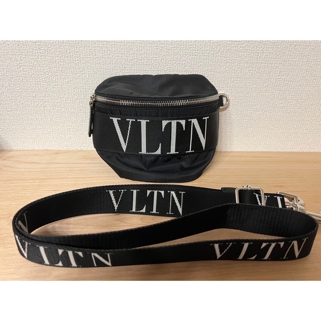 VALENTINO VLTN ショルダーバッグメンズ