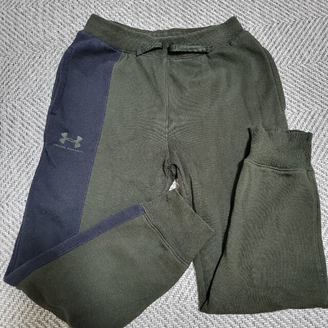 UNDER ARMOUR(アンダーアーマー)のUNDER ARMOURジュニア150～160㎝ キッズ/ベビー/マタニティのキッズ服男の子用(90cm~)(パンツ/スパッツ)の商品写真