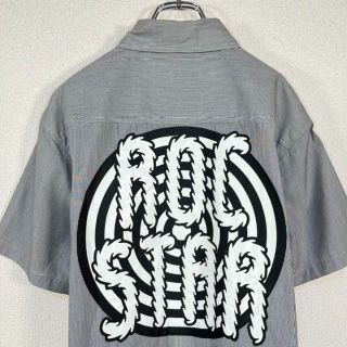 ロックスター(ROC STAR)の【美品】ロックスター/ROC STAR 半袖シャツ　ロゴ プリント　ストライプ柄(シャツ)