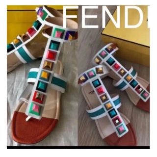 フェンディ(FENDI)のフェンディ　FENDI スタッズ付きアンクルストラップサンダル 美品(サンダル)