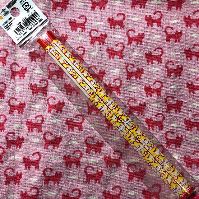 ミニオン(ミニオン)のミニオン⭐️下敷き、鉛筆５本、鉛筆キャップ、赤鉛筆のセット エンタメ/ホビーのアート用品(鉛筆)の商品写真