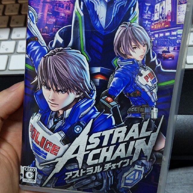 2ASTRAL CHAIN（アストラルチェイン） Switch エンタメ/ホビーのゲームソフト/ゲーム機本体(家庭用ゲームソフト)の商品写真