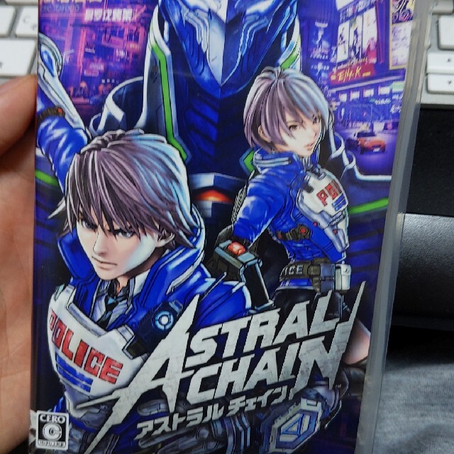 4ASTRAL CHAIN（アストラルチェイン） Switch エンタメ/ホビーのゲームソフト/ゲーム機本体(家庭用ゲームソフト)の商品写真