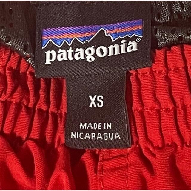 patagonia(パタゴニア)の新品未使用　赤色　パタゴニア バギーズショーツ5インチXS  廃盤 メンズのパンツ(ショートパンツ)の商品写真