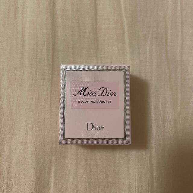 Christian Dior(クリスチャンディオール)のDior 香水　ブルーミングブーケ　試供品 コスメ/美容のキット/セット(サンプル/トライアルキット)の商品写真