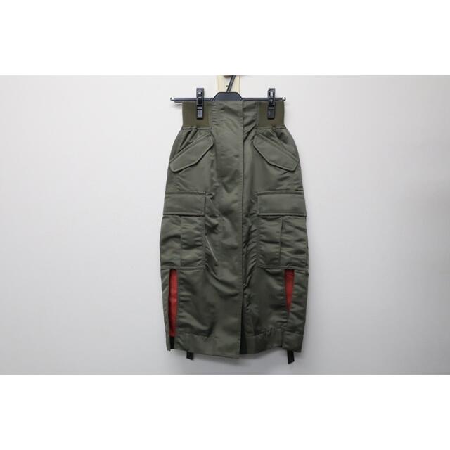 sacai(サカイ)のsacai サカイ MA-1 ナイロン ミリタリー ミディ スカート レディースのスカート(ひざ丈スカート)の商品写真