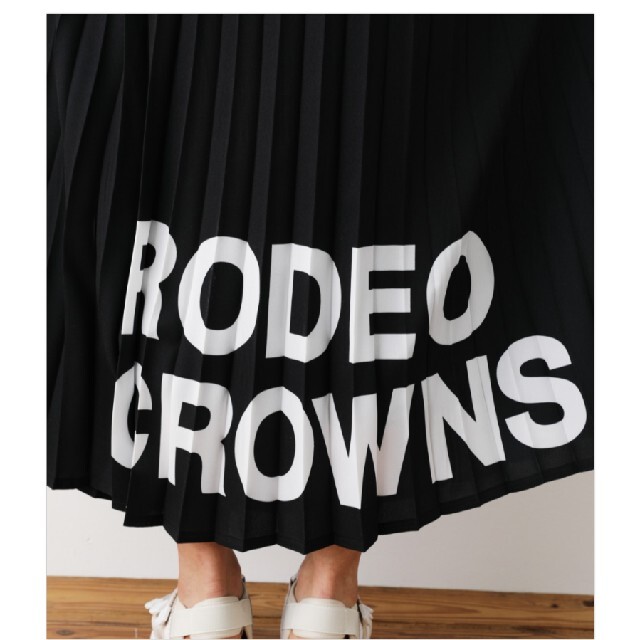 RODEO CROWNS WIDE BOWL(ロデオクラウンズワイドボウル)のRCWB ビッグアイコンプリーツスカート レディースのスカート(ロングスカート)の商品写真