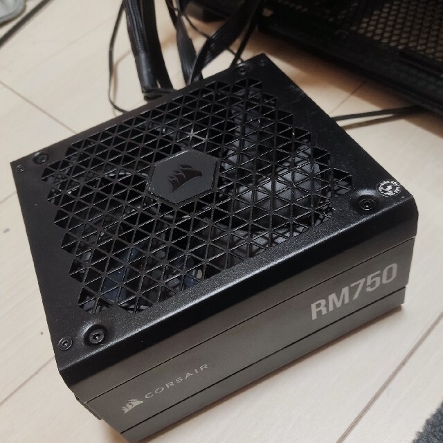 Corsair RM750 電源