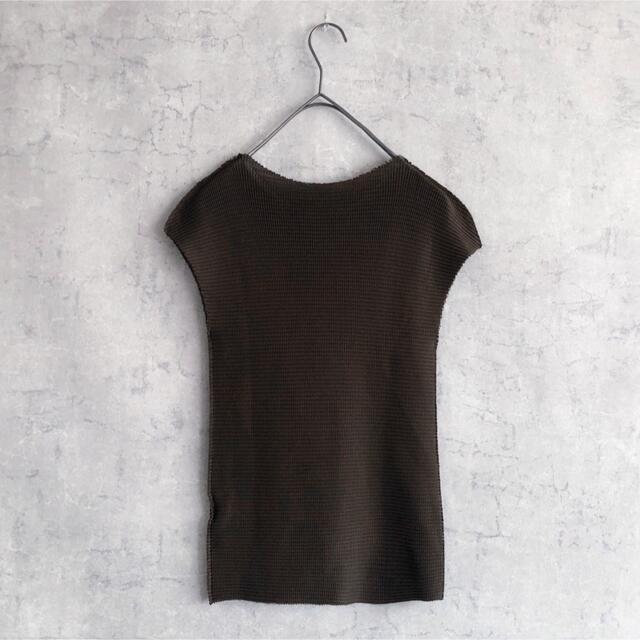ISSEY MIYAKE ME イッセイミヤケ ミー プリーツ加工 半袖カットソー 半額 me ISSEYMIYAKE プリーツカットソー ブラック シャツ/ブラウス(半袖/袖なし)