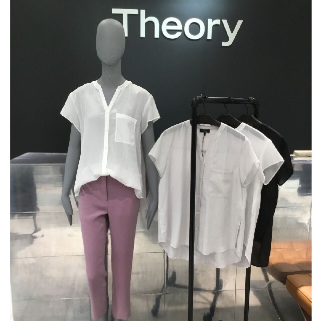 theory(セオリー)の◎美品 Theory スキッパーシャツ  ライトグレー　サイズS レディースのトップス(シャツ/ブラウス(半袖/袖なし))の商品写真