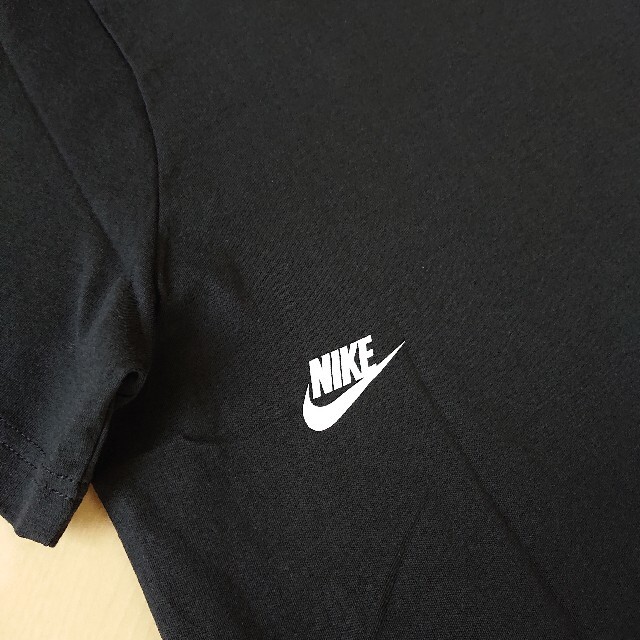 NIKE(ナイキ)の新品 NIKE ガールズ 130 Tシャツ ナイキ キッズ/ベビー/マタニティのキッズ服女の子用(90cm~)(Tシャツ/カットソー)の商品写真