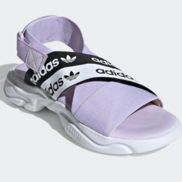 adidas(アディダス)の新品　adidas サンダル　24.5 レディースの靴/シューズ(サンダル)の商品写真