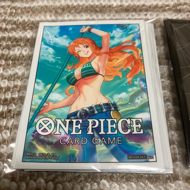 ONE PIECE - ワンピース カードゲーム スリーブ30枚 ナミ ゾロ 黒ロゴ