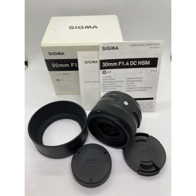 SIGMA(シグマ)の新品に近い状態SIGMA 30mm f1.4 DC HSM Art NIKON スマホ/家電/カメラのカメラ(レンズ(単焦点))の商品写真