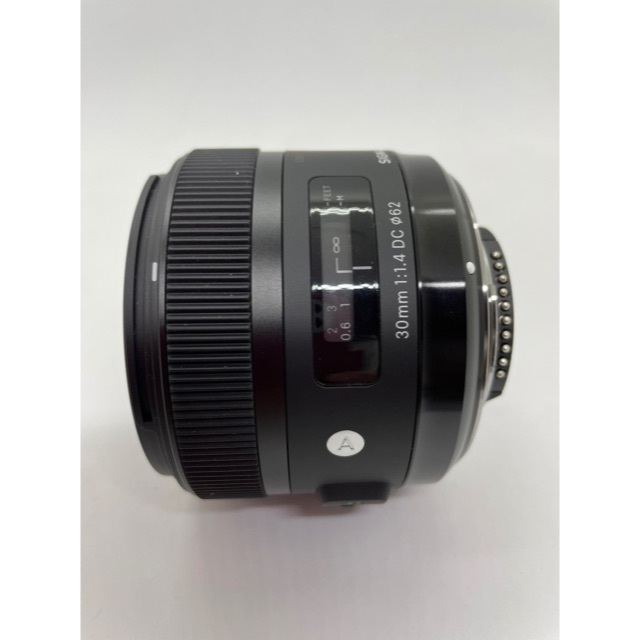 SIGMA(シグマ)の新品に近い状態SIGMA 30mm f1.4 DC HSM Art NIKON スマホ/家電/カメラのカメラ(レンズ(単焦点))の商品写真