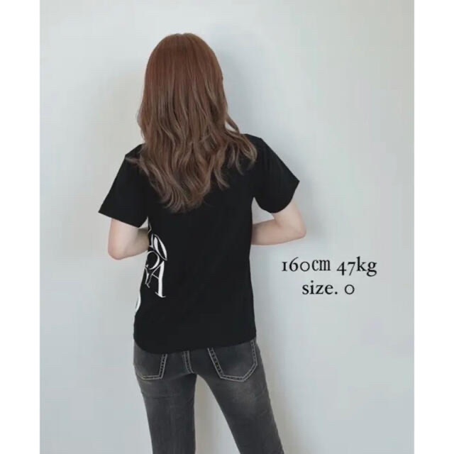 モコアズ❤︎mocoas days VネックTシャツ　 レディースのトップス(Tシャツ(半袖/袖なし))の商品写真