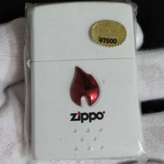 ジッポー(ZIPPO)のzippo 炎レリーフ ホワイト(タバコグッズ)