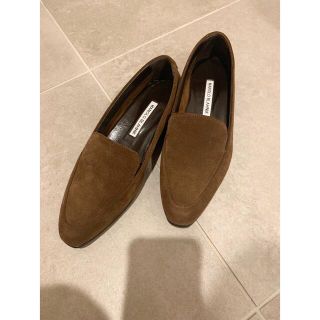MANOLO BLAHNIK(ローファー/革靴)のフリマアイテム一覧 MANOLO BLAHNIK(ローファー/革靴)のフリマアイテム一覧