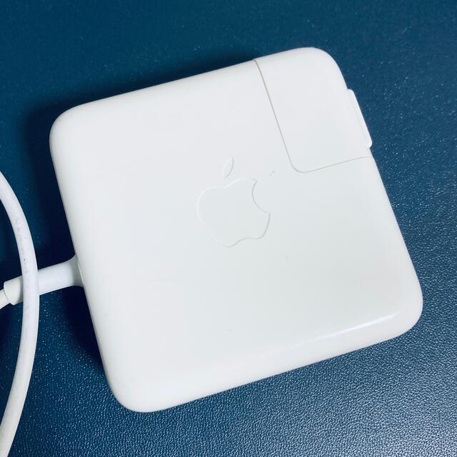 Apple(アップル)のApple 45W MagSafe2 電源アダプタ スマホ/家電/カメラのPC/タブレット(PC周辺機器)の商品写真