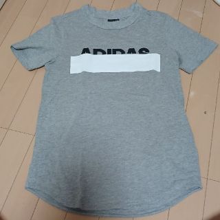 アディダス(adidas)のadidas　Tシャツ　サイズ160(Tシャツ/カットソー)