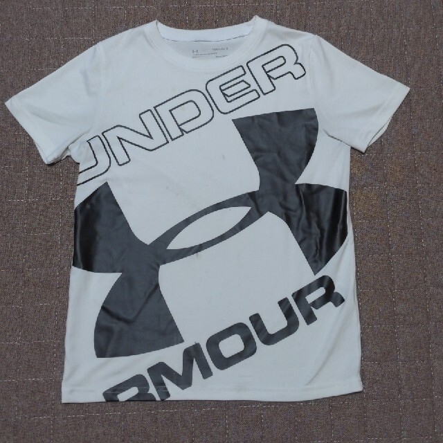 UNDER ARMOUR(アンダーアーマー)のUNDER ARMOUR　150(YLG) キッズ/ベビー/マタニティのキッズ服男の子用(90cm~)(Tシャツ/カットソー)の商品写真