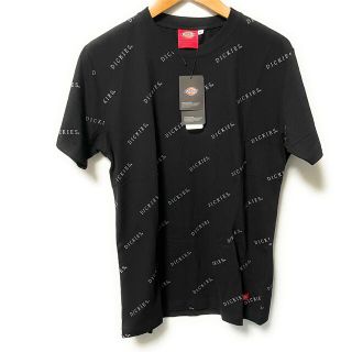 ディッキーズ(Dickies)の【新品】タグ付き　dickies ディッキーズ　総柄半袖tシャツ 英字　ブラック(Tシャツ/カットソー(半袖/袖なし))