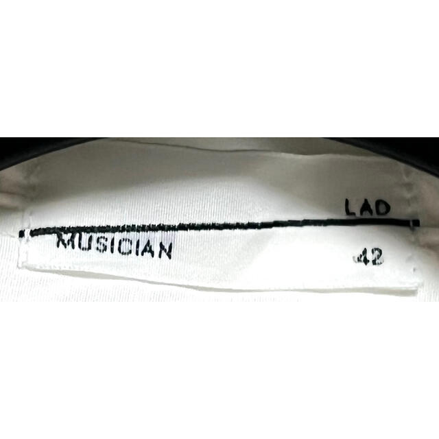LAD MUSICIAN(ラッドミュージシャン)の匿名発送　美品　LAD MUSICIAN リボンシャツ　ホワイト　サイズM メンズのトップス(シャツ)の商品写真