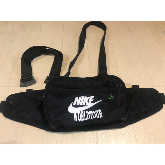 NIKE(ナイキ)の愛天日和様専用　NIKE 2way ボディバッグ メンズのバッグ(ボディーバッグ)の商品写真