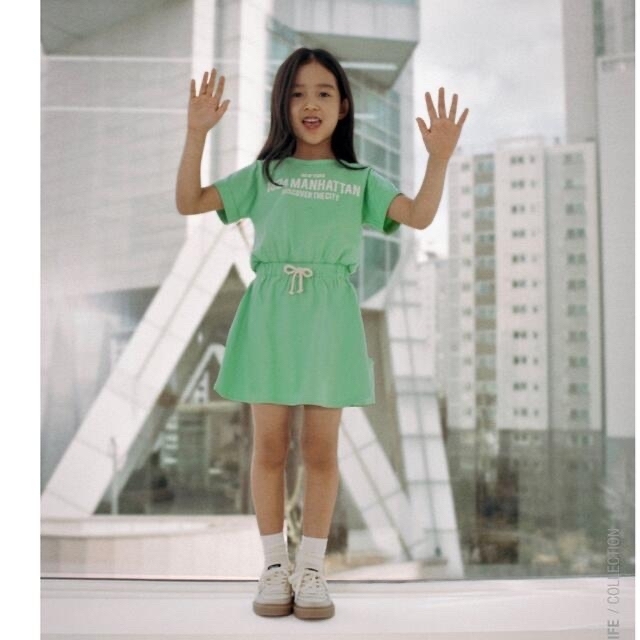 ZARA KIDS(ザラキッズ)のZARA テキストプラッシュワンピース 134 キッズ/ベビー/マタニティのキッズ服女の子用(90cm~)(ワンピース)の商品写真