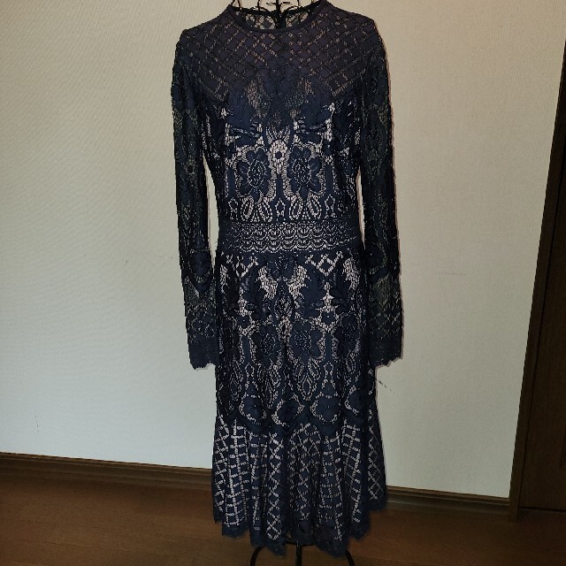 TADASHI SHOJI(タダシショウジ)の匿名配送　新品未使用　タダシ・ショージのワンピース レディースのワンピース(ひざ丈ワンピース)の商品写真