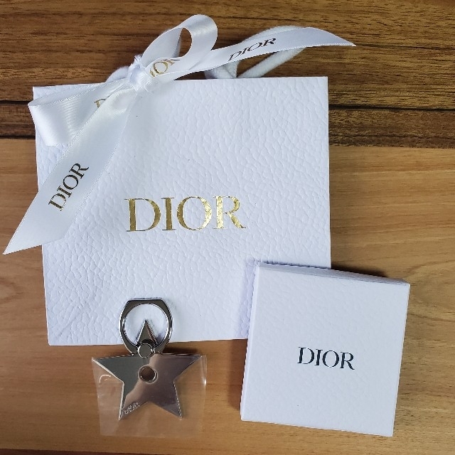 Dior(ディオール)のDior スマホリング&ショップ袋付き スマホ/家電/カメラのスマホアクセサリー(その他)の商品写真