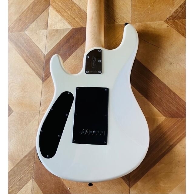 Sterling by MUSIC MAN JP70D Pearl White 楽器のギター(エレキギター)の商品写真