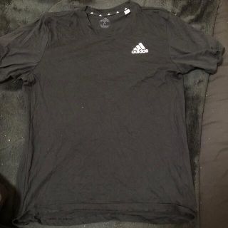 アディダス(adidas)のadidasのTシャツ👍(Tシャツ(半袖/袖なし))