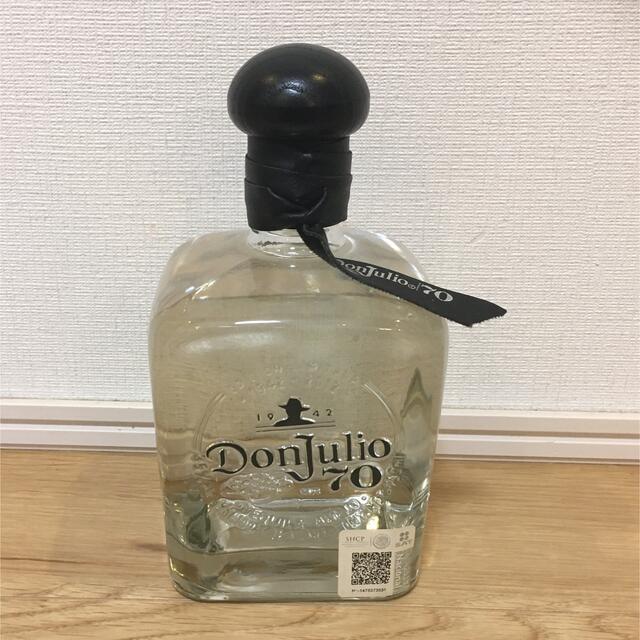 【ﾃﾞｽﾍﾟ様専用】DonJulio70 70周年記念ボトル　メキシコ　テキーラ 食品/飲料/酒の酒(蒸留酒/スピリッツ)の商品写真