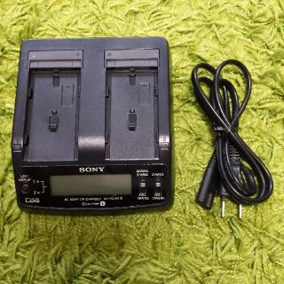 ソニー(SONY)のSONY AC-VQ1051D　ACアダプター/チャージャー(ビデオカメラ)