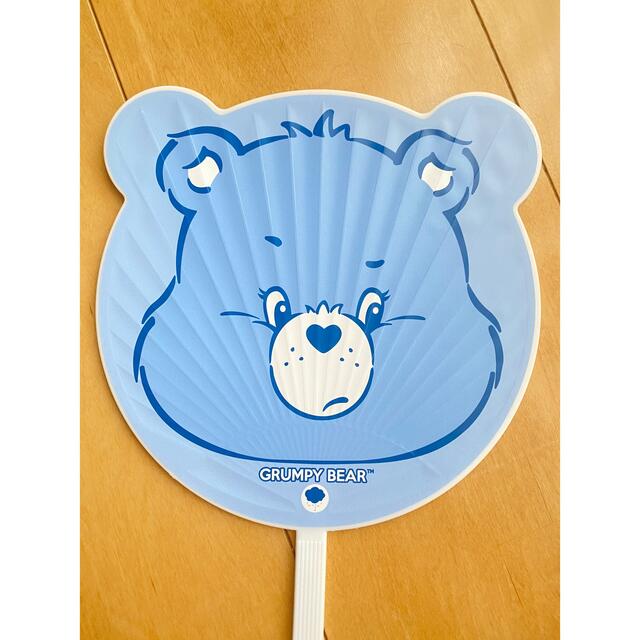 CareBears(ケアベア)のケアベア　うちわ　Plaza ブルー エンタメ/ホビーのおもちゃ/ぬいぐるみ(キャラクターグッズ)の商品写真