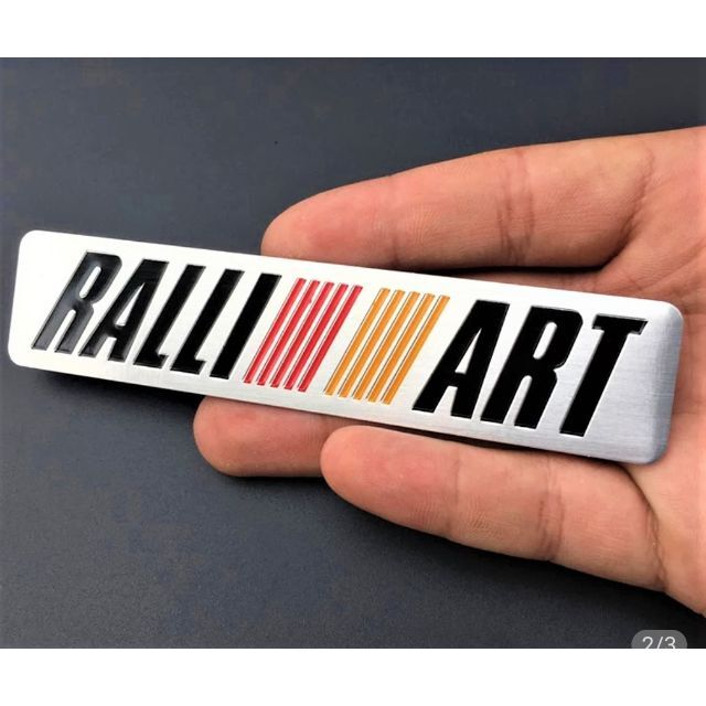 ラリーアート RALLIART アルミ製エンブレム　1枚(ベース色：シルバー） 自動車/バイクの自動車(車外アクセサリ)の商品写真