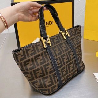 フェンディ ミニトートバッグの通販 29点 | FENDIを買うならラクマ