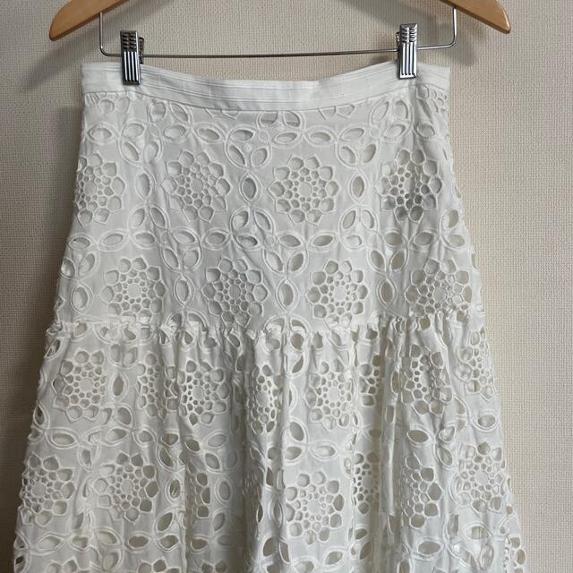 ZARA(ザラ)の新品　ZARA ザラ 刺繍入りロングスカート 白 M レディースのスカート(ロングスカート)の商品写真