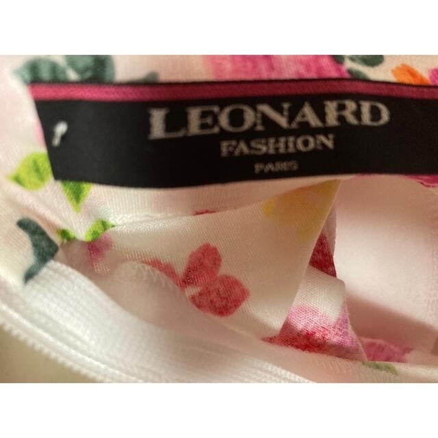 LEONARD(レオナール)のレオナール　トップス　M   スタンドカラー　ハイネック　半袖　美品 レディースのトップス(カットソー(半袖/袖なし))の商品写真