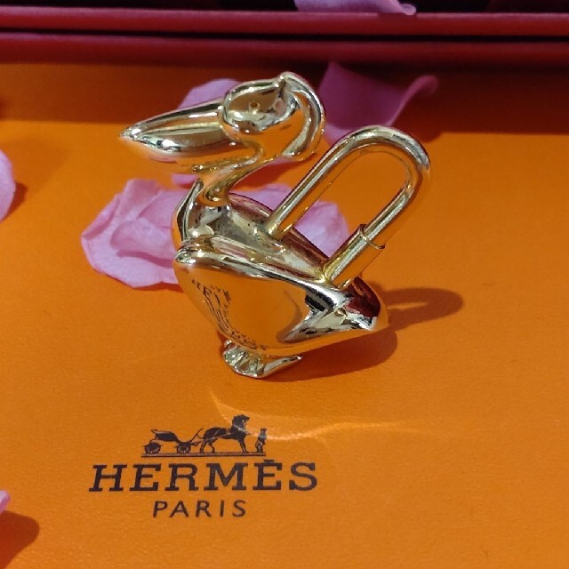 値下げ❢HERMES♥レア物♥ペリカン　カデナ、チャーム