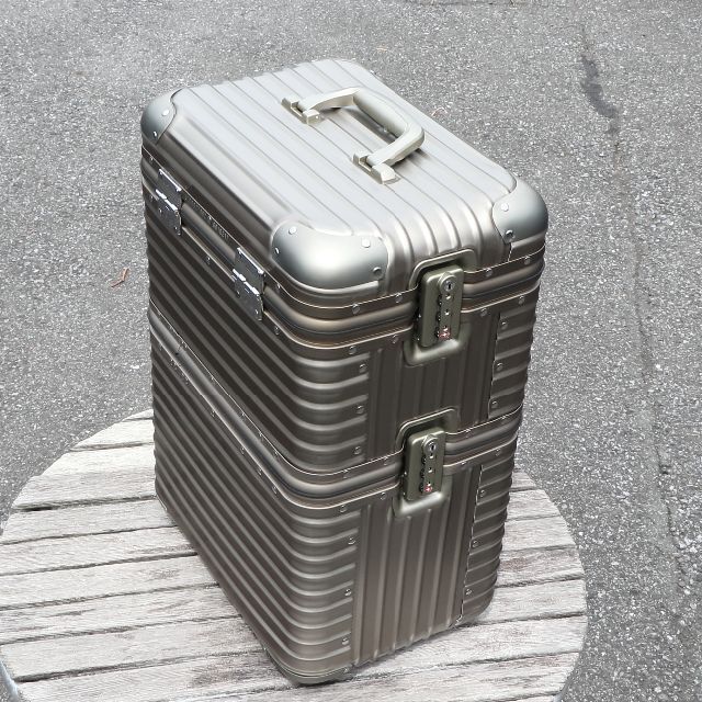 RIMOWA ワインケース　TOPAS TITANIUM　未使用 インテリア/住まい/日用品のインテリア/住まい/日用品 その他(その他)の商品写真