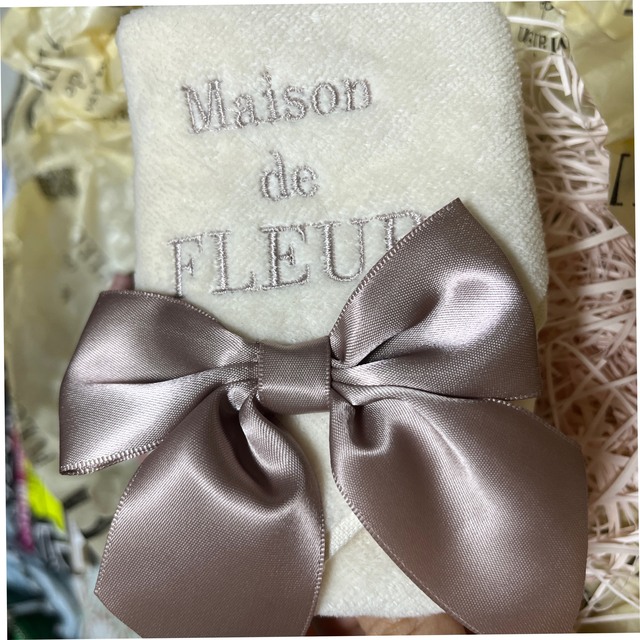 Maison de FLEUR(メゾンドフルール)のe❤︎様専用 レディースのファッション小物(パスケース/IDカードホルダー)の商品写真
