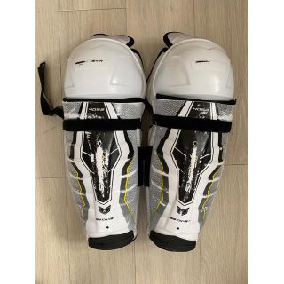 シーシーエム(CCM)のアイスホッケー　レガース(ウインタースポーツ)