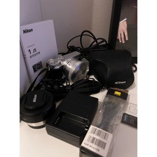 ニコン(Nikon)の【最終値下げ】Nikon 1 J5 Wレンズキット(ミラーレス一眼)