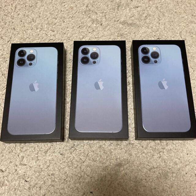 Apple(アップル)の3台セット iPhone13 Pro Max 256GB ブルー　SIMフリー スマホ/家電/カメラのスマートフォン/携帯電話(スマートフォン本体)の商品写真