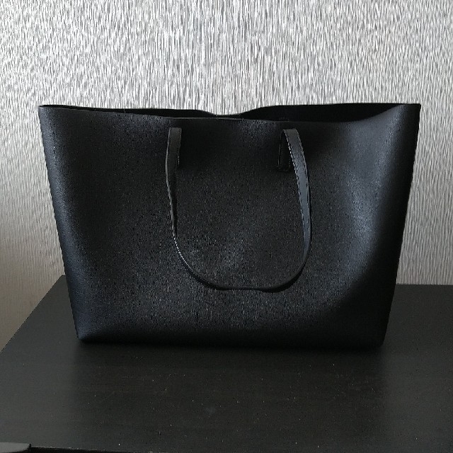 Saint Laurent(サンローラン)のvanessa様専用☆サンローラン　ショッピングトート　ブラック レディースのバッグ(トートバッグ)の商品写真