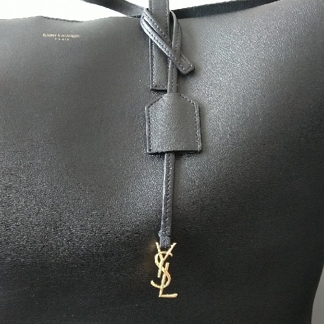 Saint Laurent(サンローラン)のvanessa様専用☆サンローラン　ショッピングトート　ブラック レディースのバッグ(トートバッグ)の商品写真