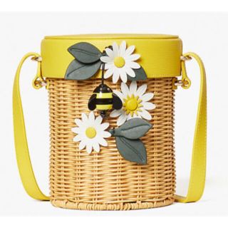 ケイトスペードニューヨーク(kate spade new york)のケイトスペード　蜂　カゴバッグ　イエロー(かごバッグ/ストローバッグ)