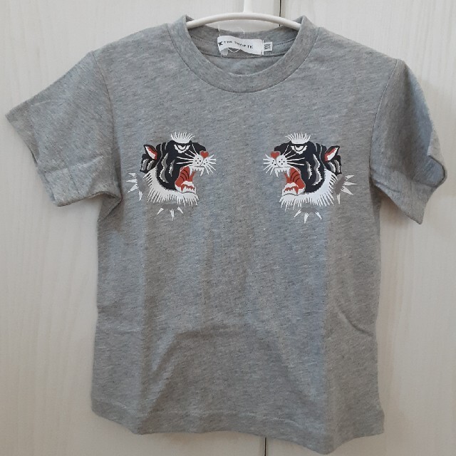 THE SHOP TK(ザショップティーケー)のTシャツ　グレー　100cm　THE SHOP TK キッズ/ベビー/マタニティのキッズ服男の子用(90cm~)(Tシャツ/カットソー)の商品写真